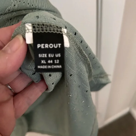 Green Boxy Cuffed Sleeve T-Shirt Eyelet Design - Picture 6 of 8